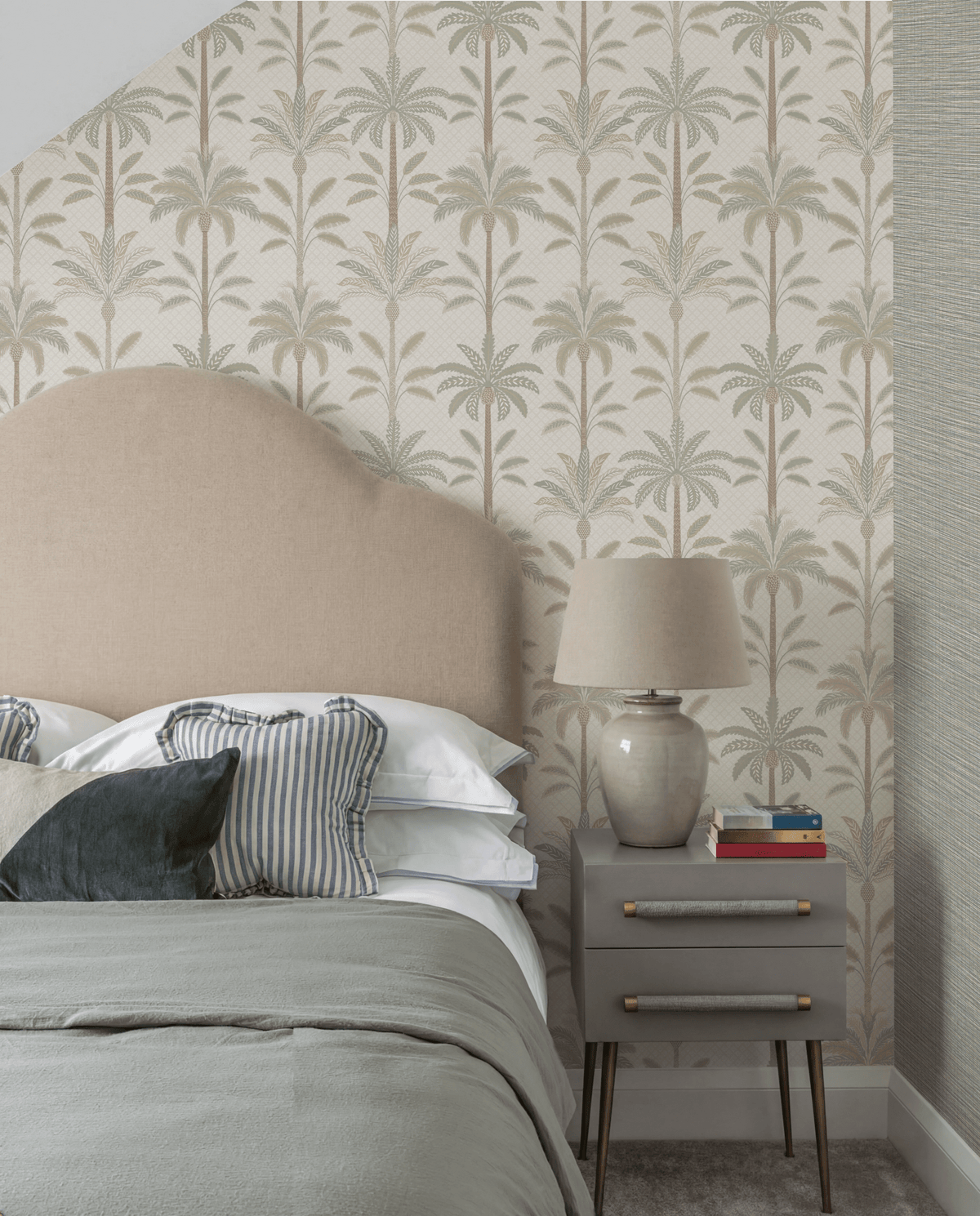 Solana Soft Green Palm | Tropical Leaf Wallpaper - Esselle Home