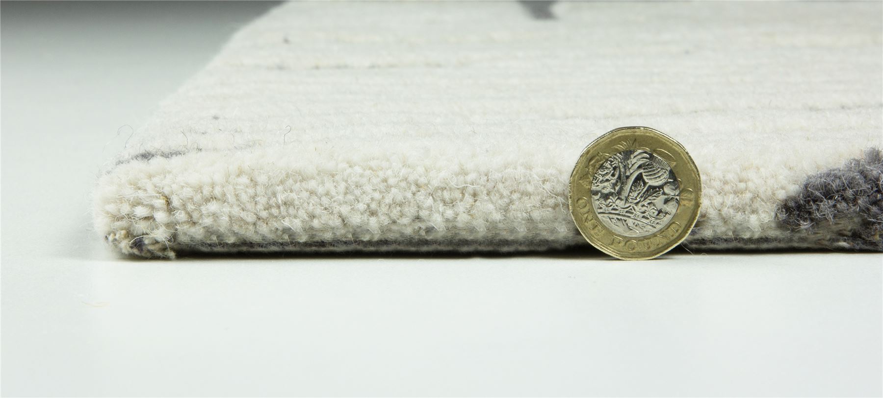 Aura Starburst Natural / Charcoal Rug