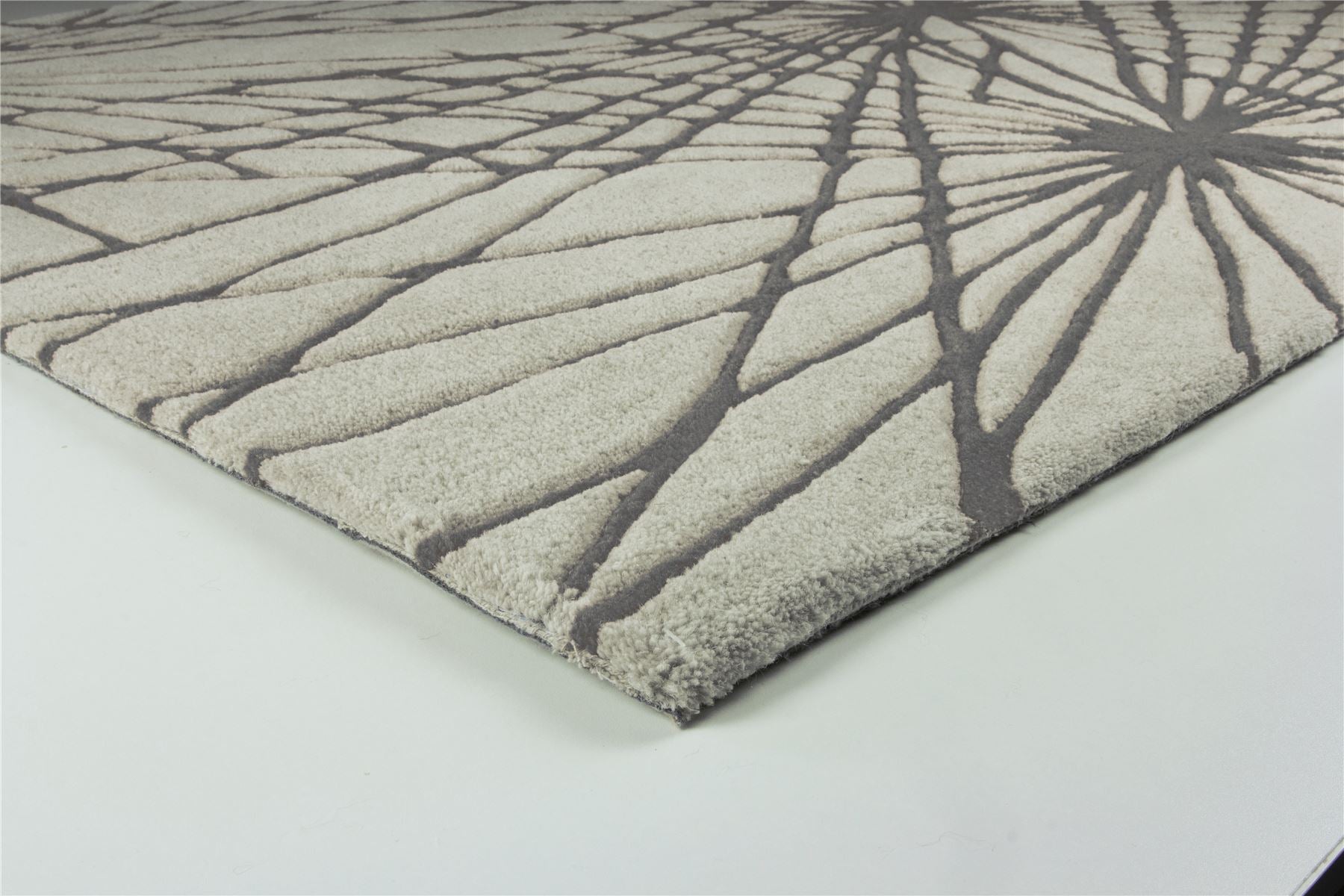 Aura Starburst Natural / Charcoal Rug