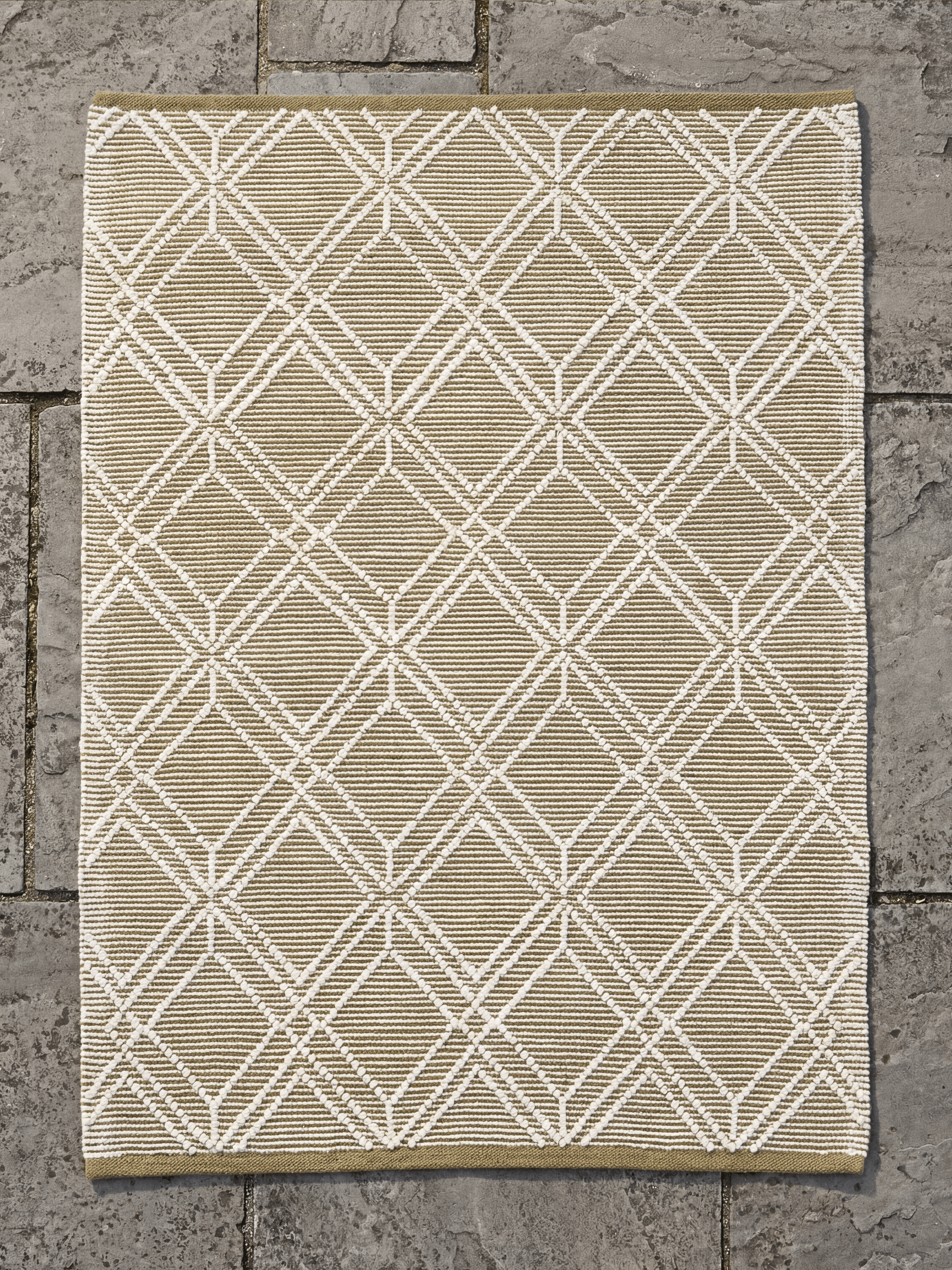 Blenheim Diamond 100% Pet 160x230cm Olive Rug - Esselle Home