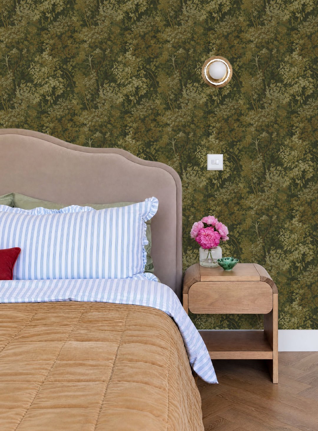 Wild Verdue Olive Green Wallpaper - Esselle Home