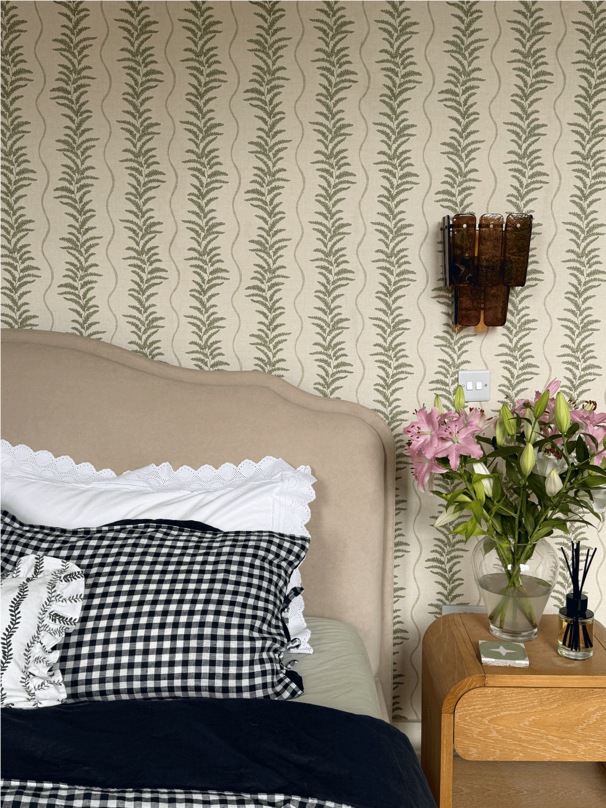 Fern Wave Sage Green Wallpaper - Esselle Home