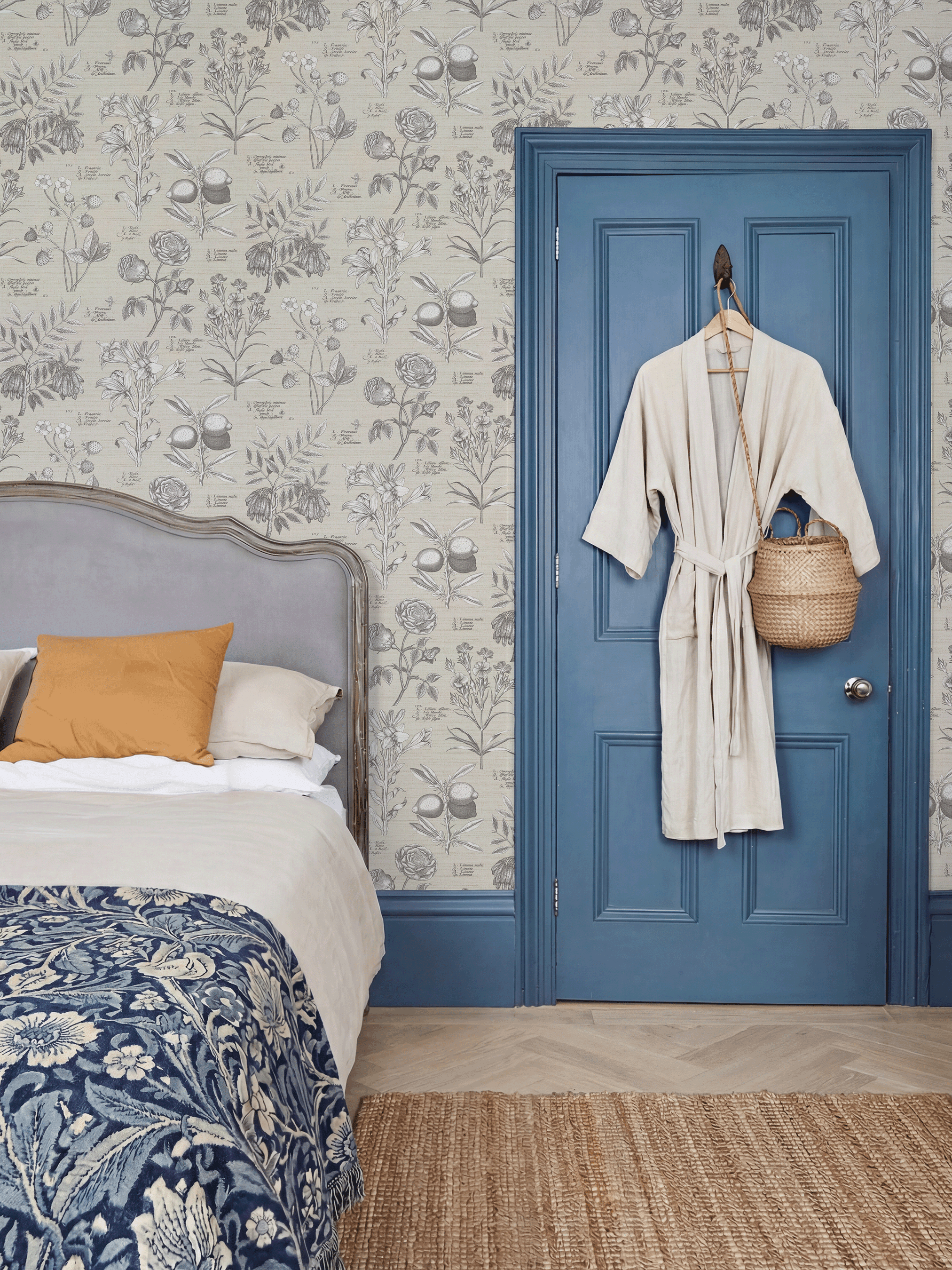 RHS Botanical Sketchbook Cream Wallpaper - Esselle Home