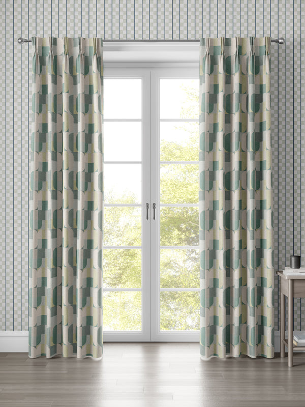 Atton Green / Natural Curtain