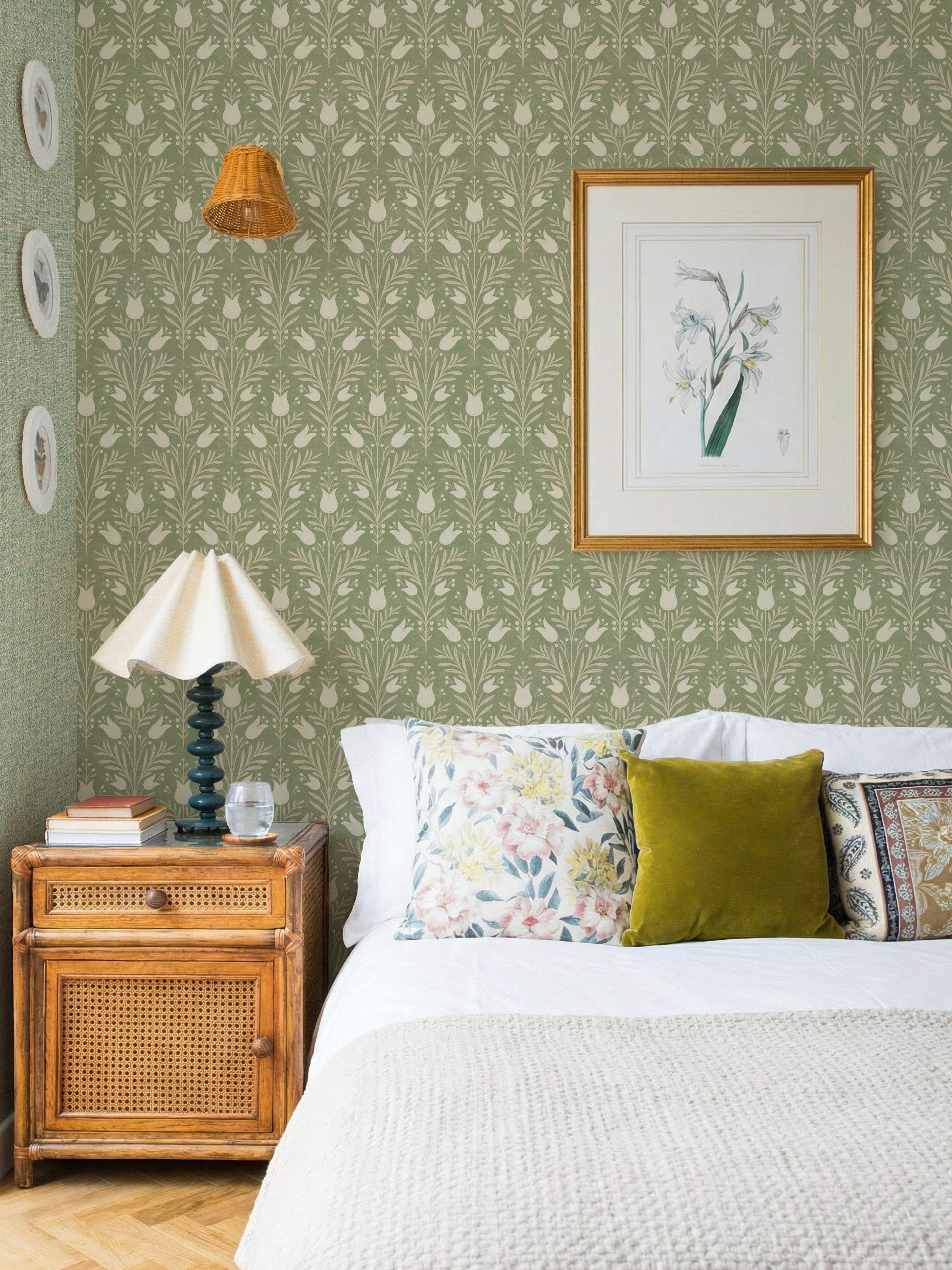 Heritage Tulip Spring Green Wallpaper - Esselle Home